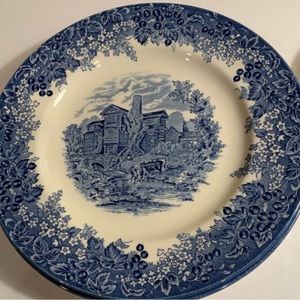One Wedgwood Morton Old Hall Dinner Plate